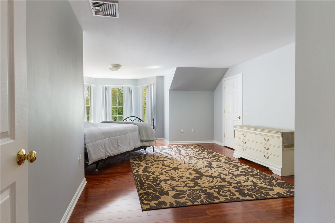 401 Laten Knight Road Cranston, RI 02921 - Photo 28 of 49