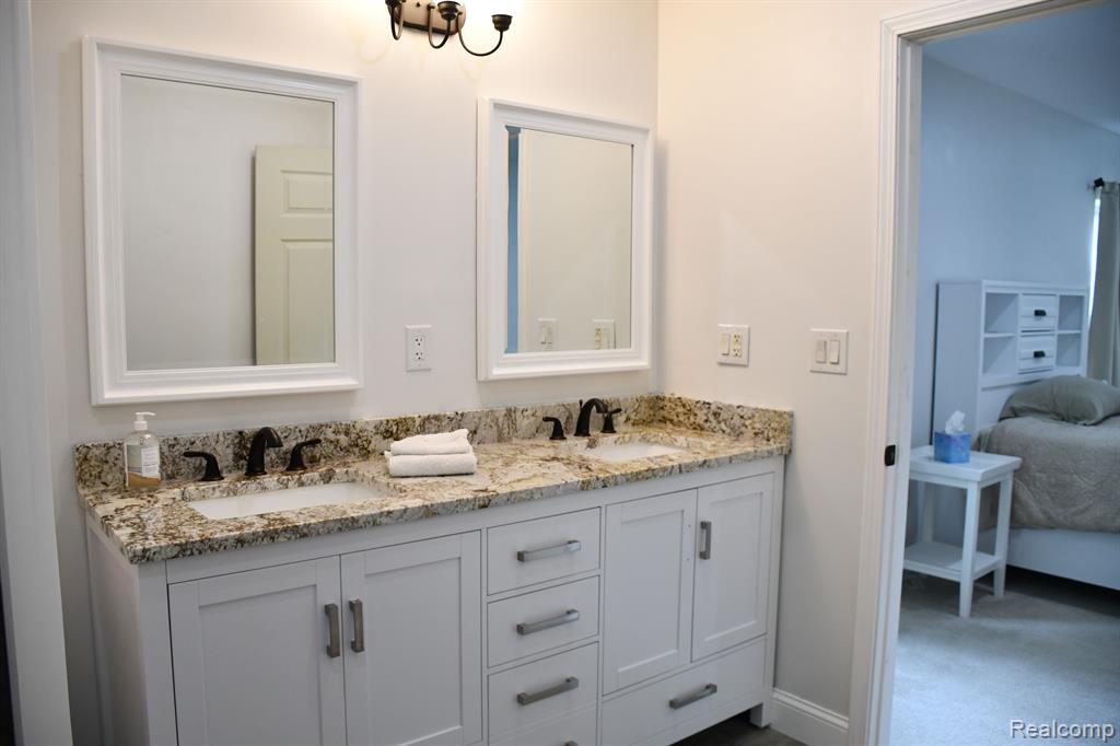 28799 Elwell Road Belleville, MI 48111 - Photo 15 of 42