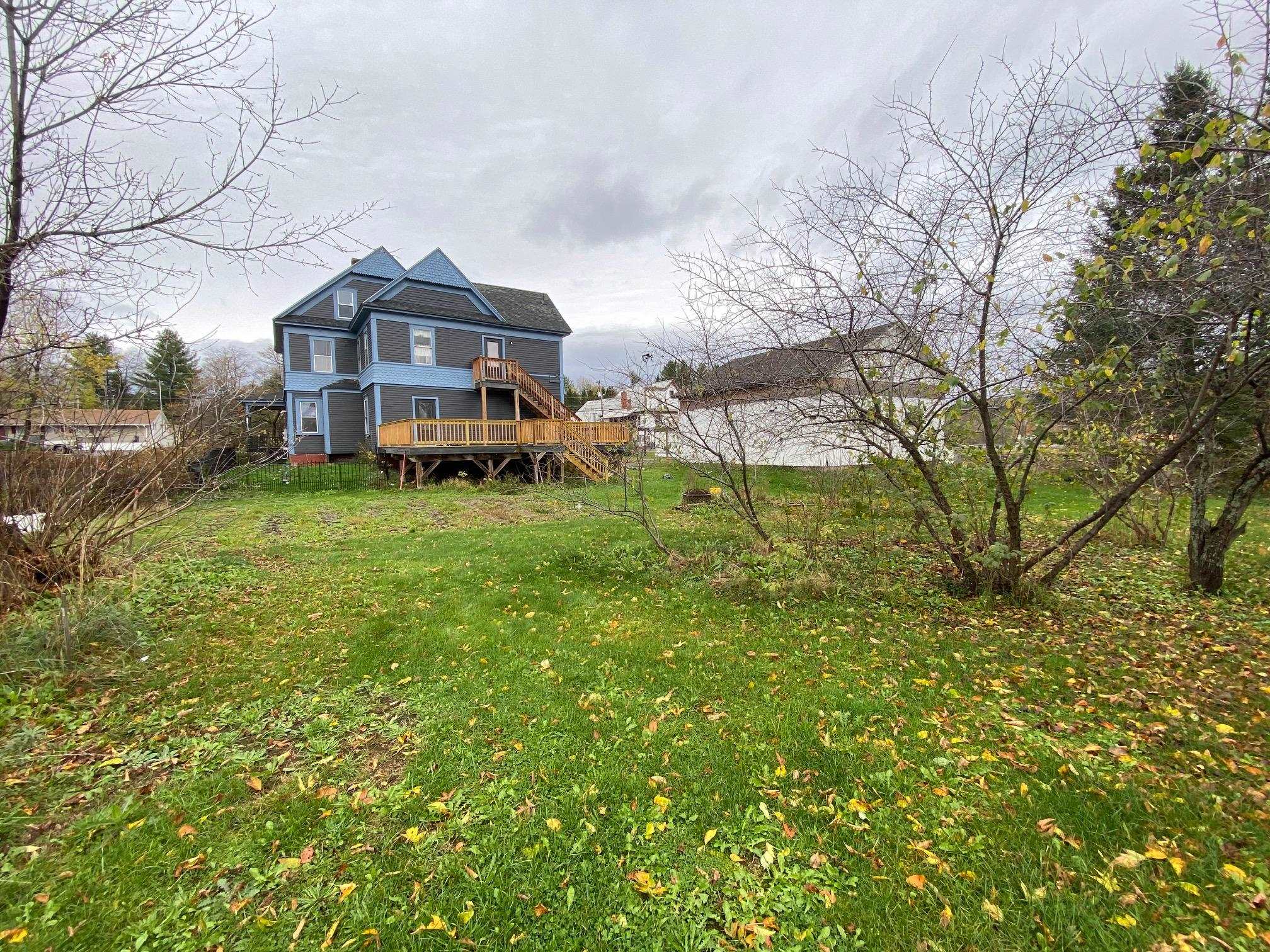 81 Gale Street Canaan, VT 05903 - Photo 5 of 29