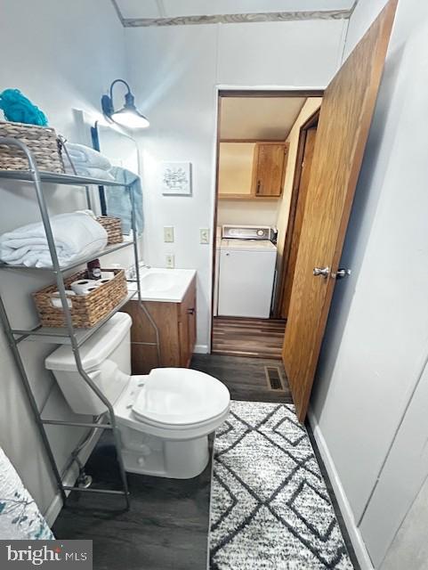 323 Benning Avenue Gettysburg, PA 17325 - Photo 22 of 29 a bathroom with a sink mirror vanity and toilet