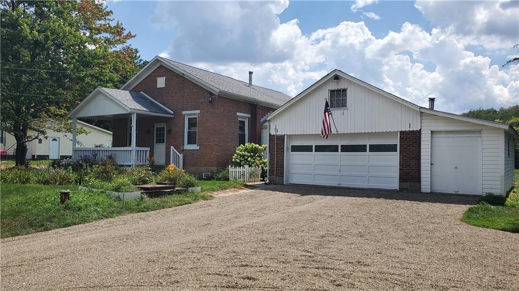 110 Hannahstown Road Butler, PA 16002 - Photo 3 of 24