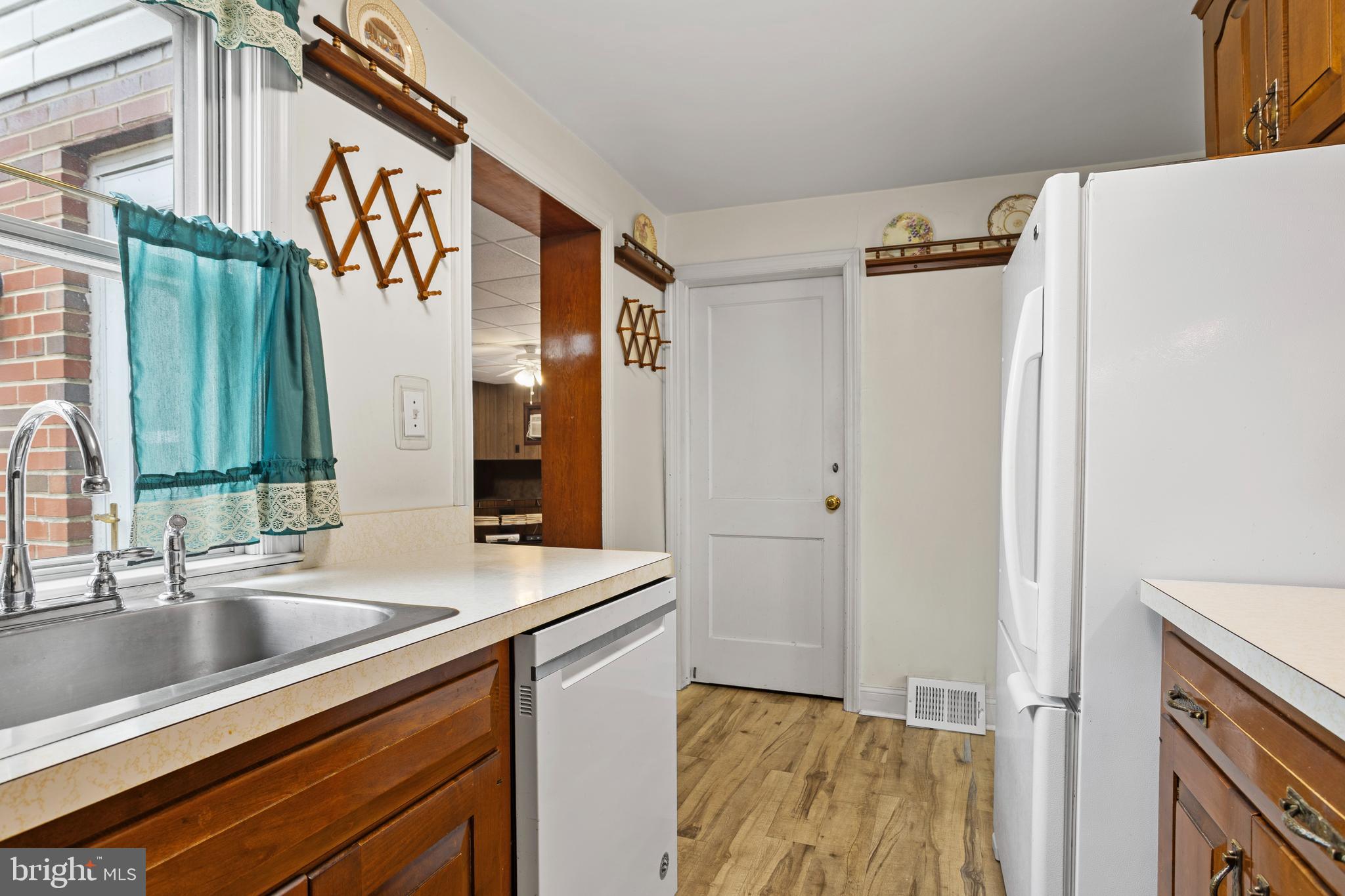 625 Hey Lane Springfield, PA 19064 - Photo 11 of 29 a bathroom with a sink and a mirror