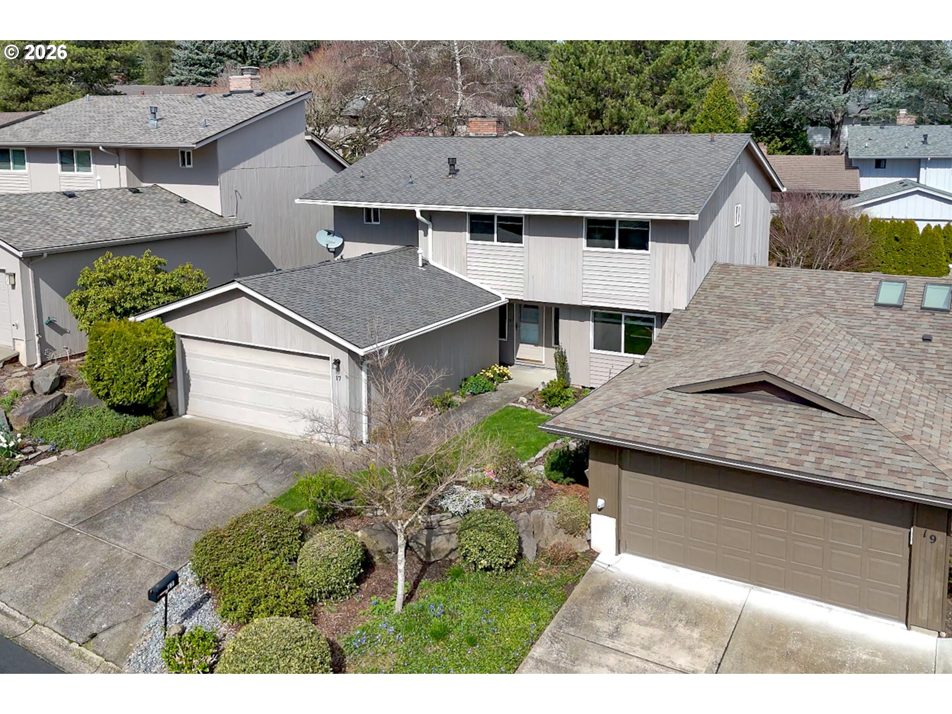 17 Britten Court Lake Oswego, OR 97035 - Photo 2 of 45