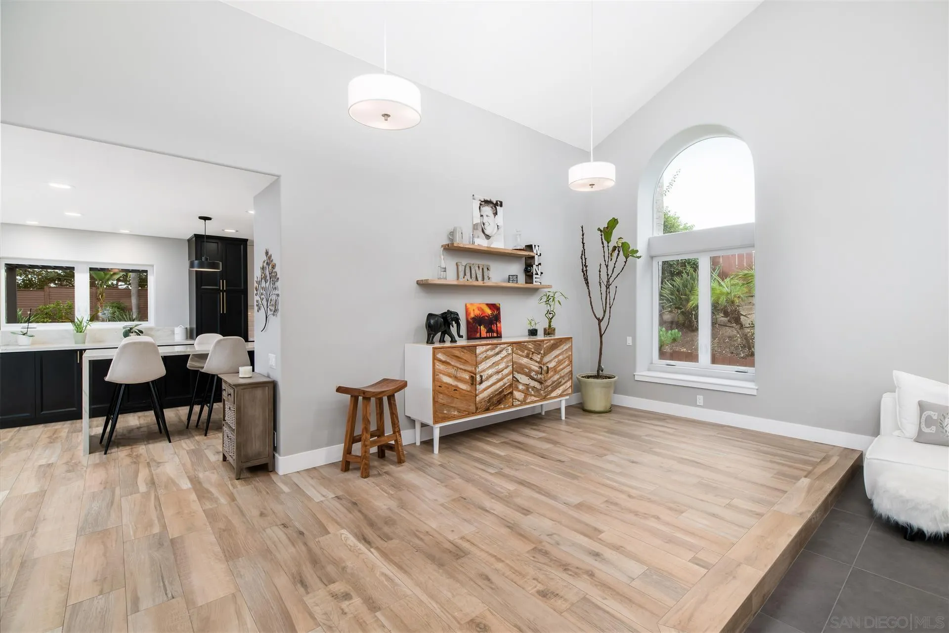 815 Marisa Lane Encinitas, CA 92024 - Photo 3 of 41 a living room with furniture and a window