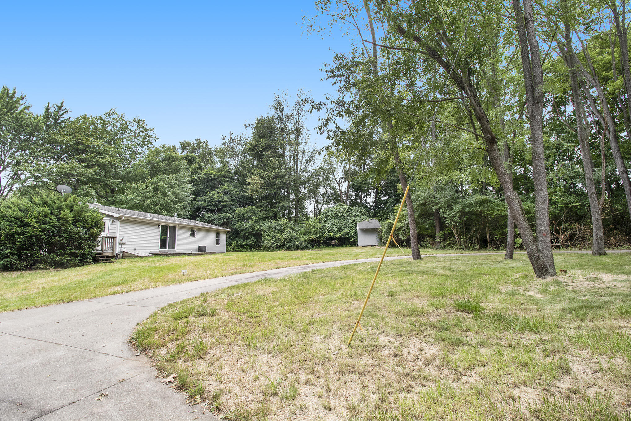 11307 Harder Road Three Rivers, MI 49093 - Photo 3 of 18 IMG_4401