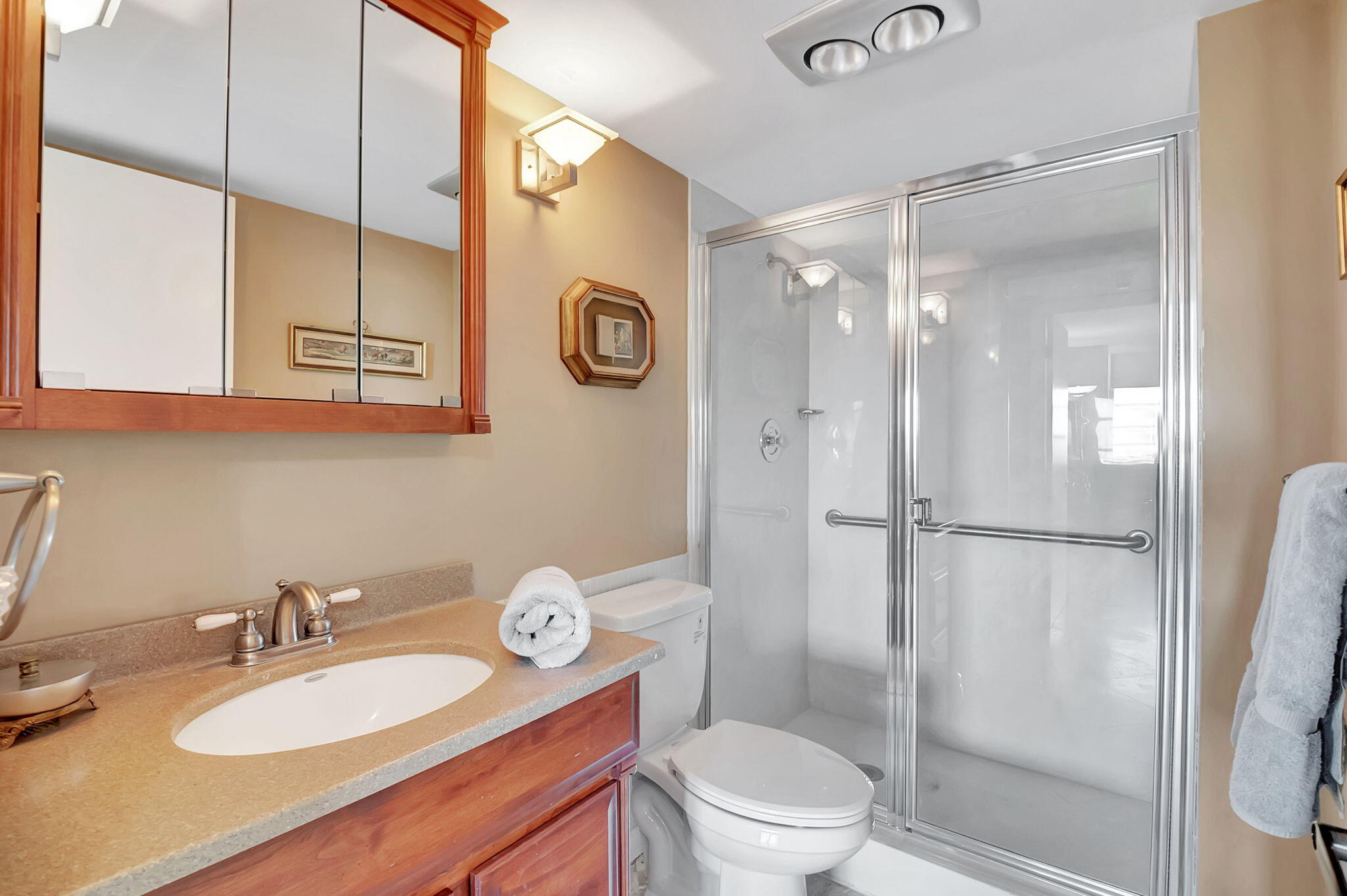2121 North Ocean Boulevard, Unit 604W Boca Raton, FL 33431 - Photo 20 of 64 Guest Bath
