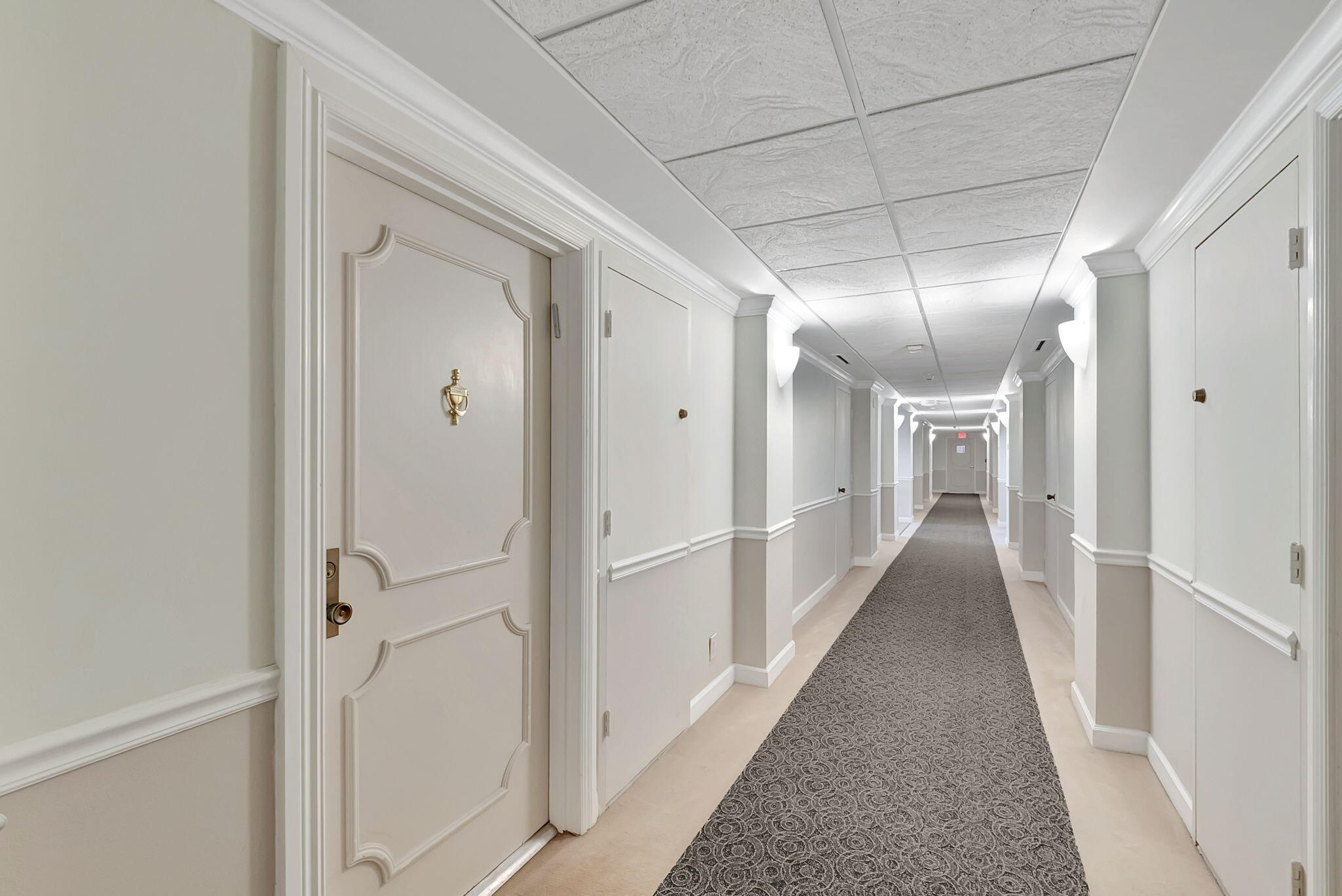 2121 North Ocean Boulevard, Unit 604W Boca Raton, FL 33431 - Photo 25 of 64 Hallway View