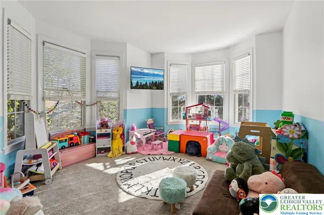 $995,000 | 4220 Lotus Lane, Coopersburg, PA 18036