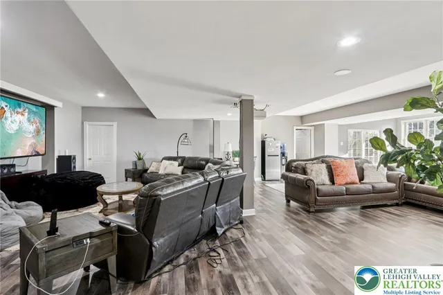 $995,000 | 4220 Lotus Lane, Coopersburg, PA 18036