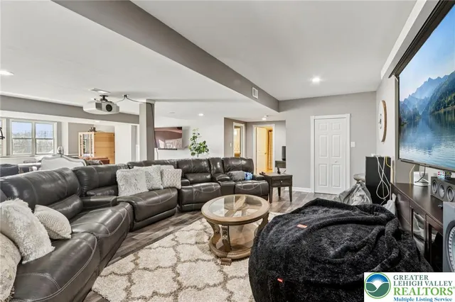 $995,000 | 4220 Lotus Lane, Coopersburg, PA 18036