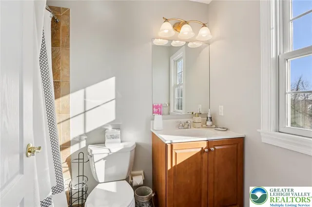 $995,000 | 4220 Lotus Lane, Coopersburg, PA 18036