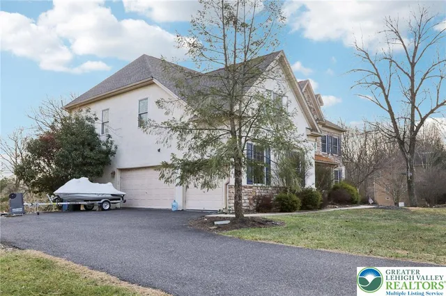 $995,000 | 4220 Lotus Lane, Coopersburg, PA 18036