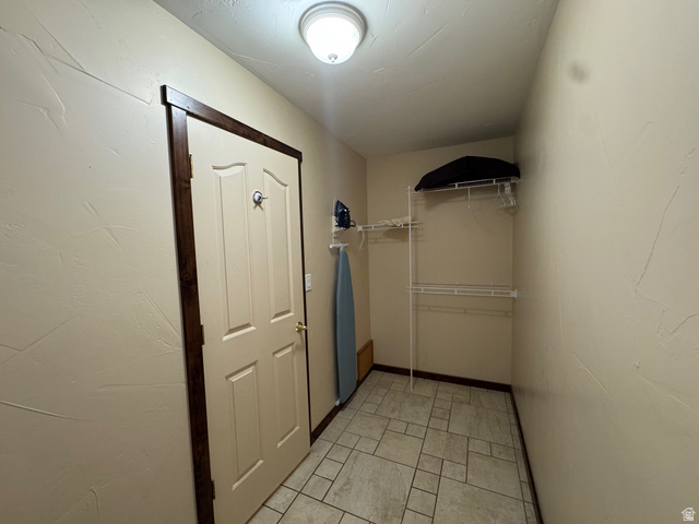 3439 Westwater Road Moab, UT 84532 - Photo 24 of 64 View of masterwalk in closet