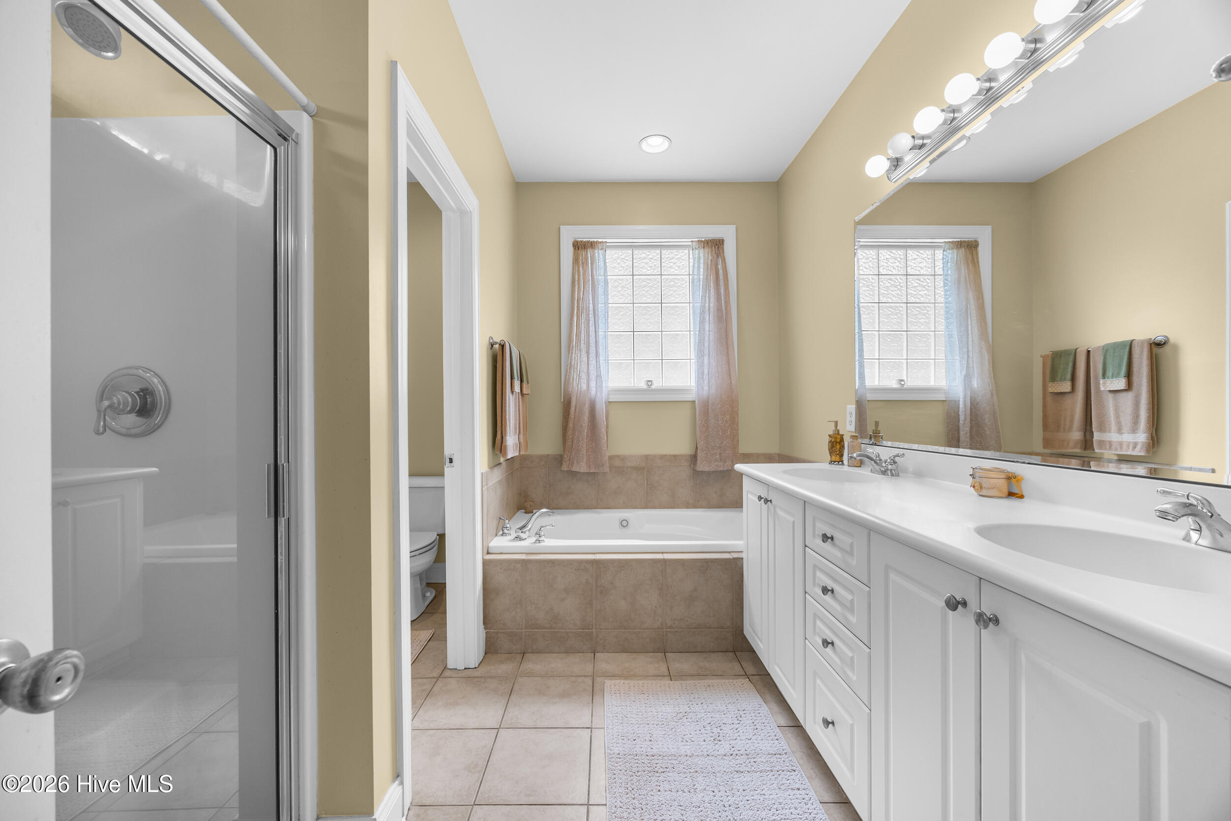 8746 Ramsbury Way Wilmington, NC 28411 - Photo 17 of 50 23_bathroom