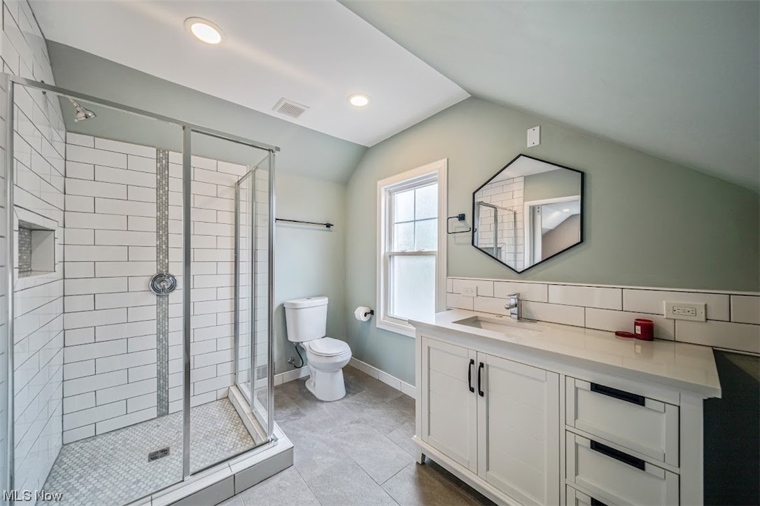 2568 Kendall Road Cleveland, OH 44120 - Photo 21 of 25 Bathroom Two