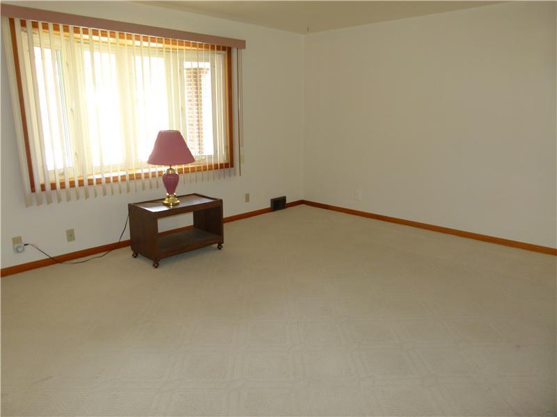 4101 New Texas Road Plum, PA 15239 - Photo 10 of 25 Living Room.