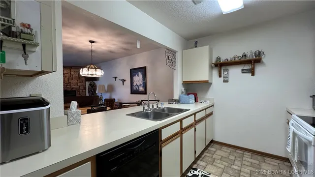 $219,000 | 31313 Northshore Drive, Unit 402D, Rocky Mount, MO 65072