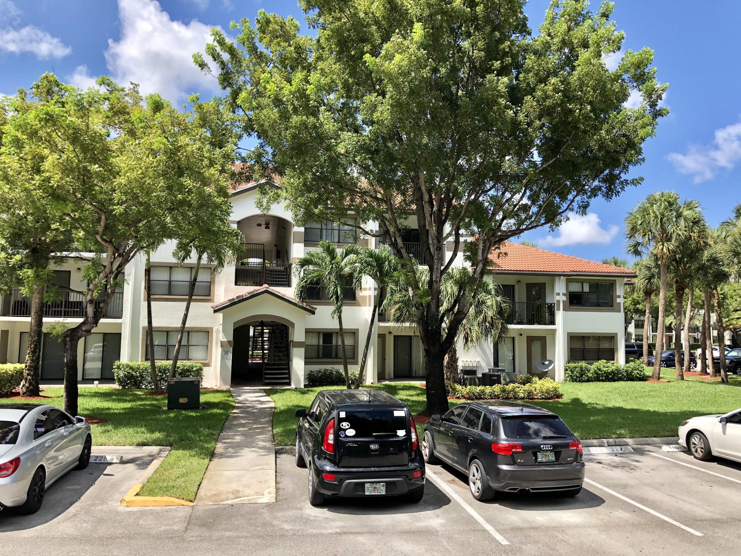 630 South Park Road, Unit 243 Hollywood, FL 33021 - Photo 11 of 12 outside front