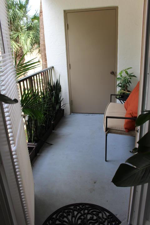 630 South Park Road, Unit 243 Hollywood, FL 33021 - Photo 6 of 12 balcony
