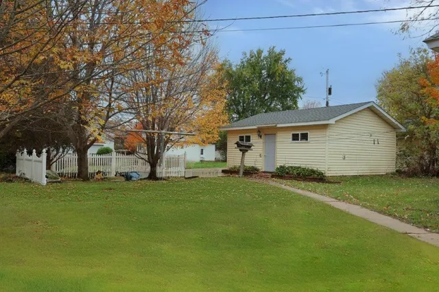 $139,900 | 516 Lake Avenue East, Ladysmith, WI 54848