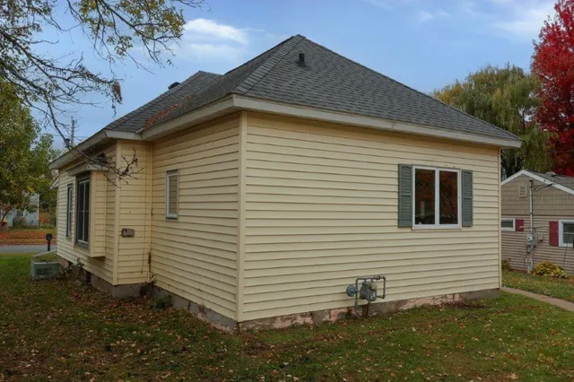 $139,900 | 516 Lake Avenue East, Ladysmith, WI 54848