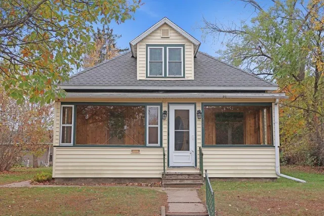 $139,900 | 516 Lake Avenue East, Ladysmith, WI 54848