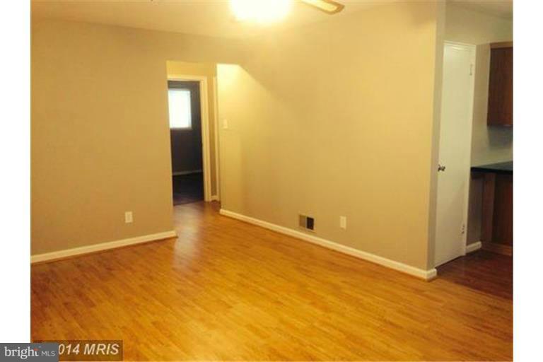 12511 Denley Road Silver Spring, MD 20906 - Photo 2 of 15 Living Room