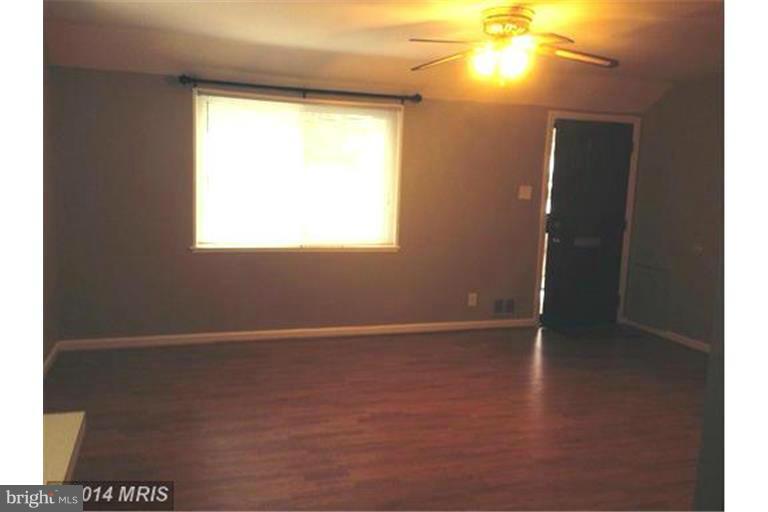12511 Denley Road Silver Spring, MD 20906 - Photo 3 of 15 Living Room