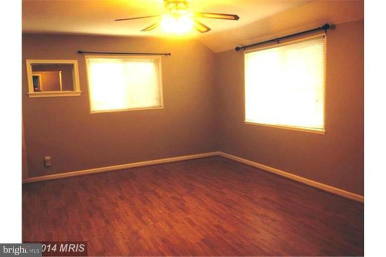 12511 Denley Road Silver Spring, MD 20906 - Photo 4 of 15 Living Room
