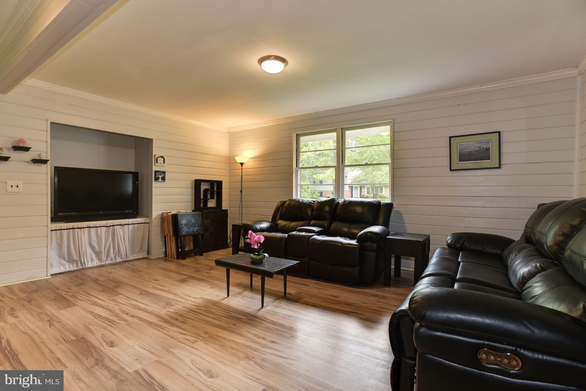 409 Dutch Ship Road Pasadena, MD 21122 - Photo 11 of 39 Family Room