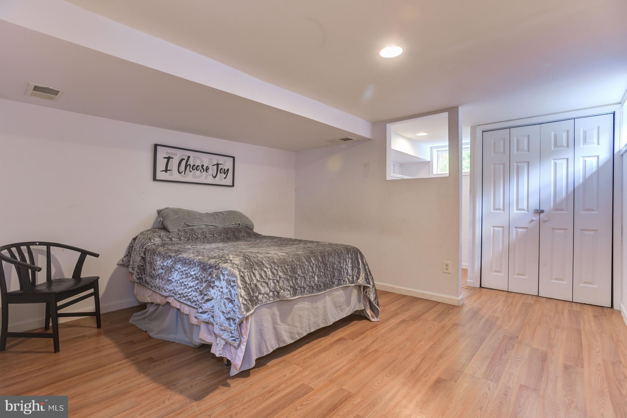 409 Dutch Ship Road Pasadena, MD 21122 - Photo 25 of 39 Bedroom
