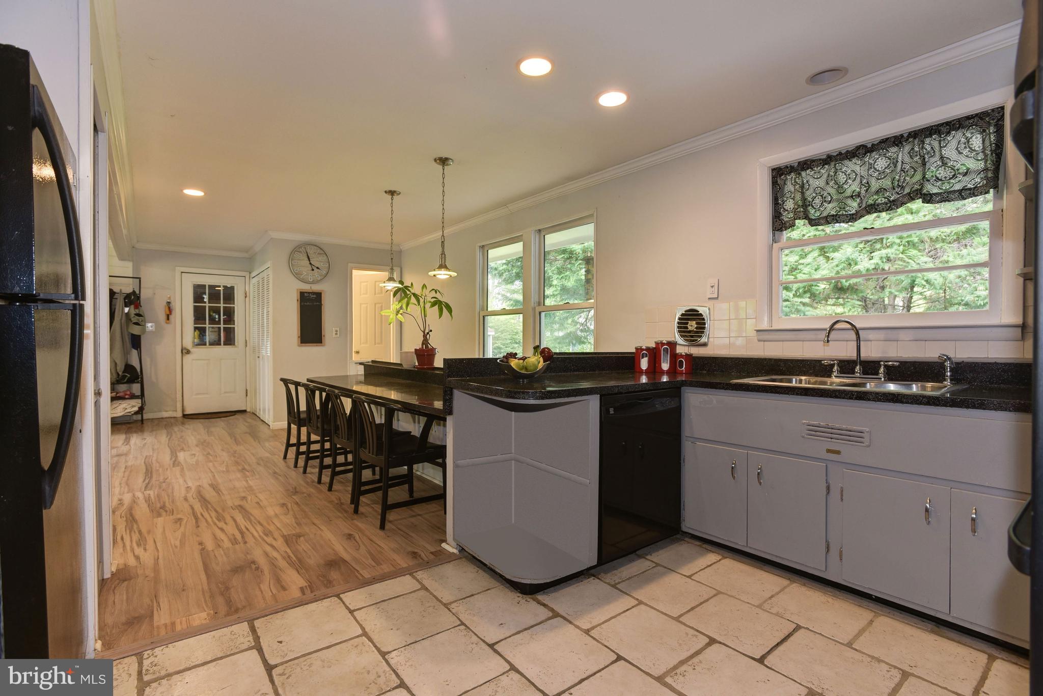 409 Dutch Ship Road Pasadena, MD 21122 - Photo 8 of 39 Kitchen