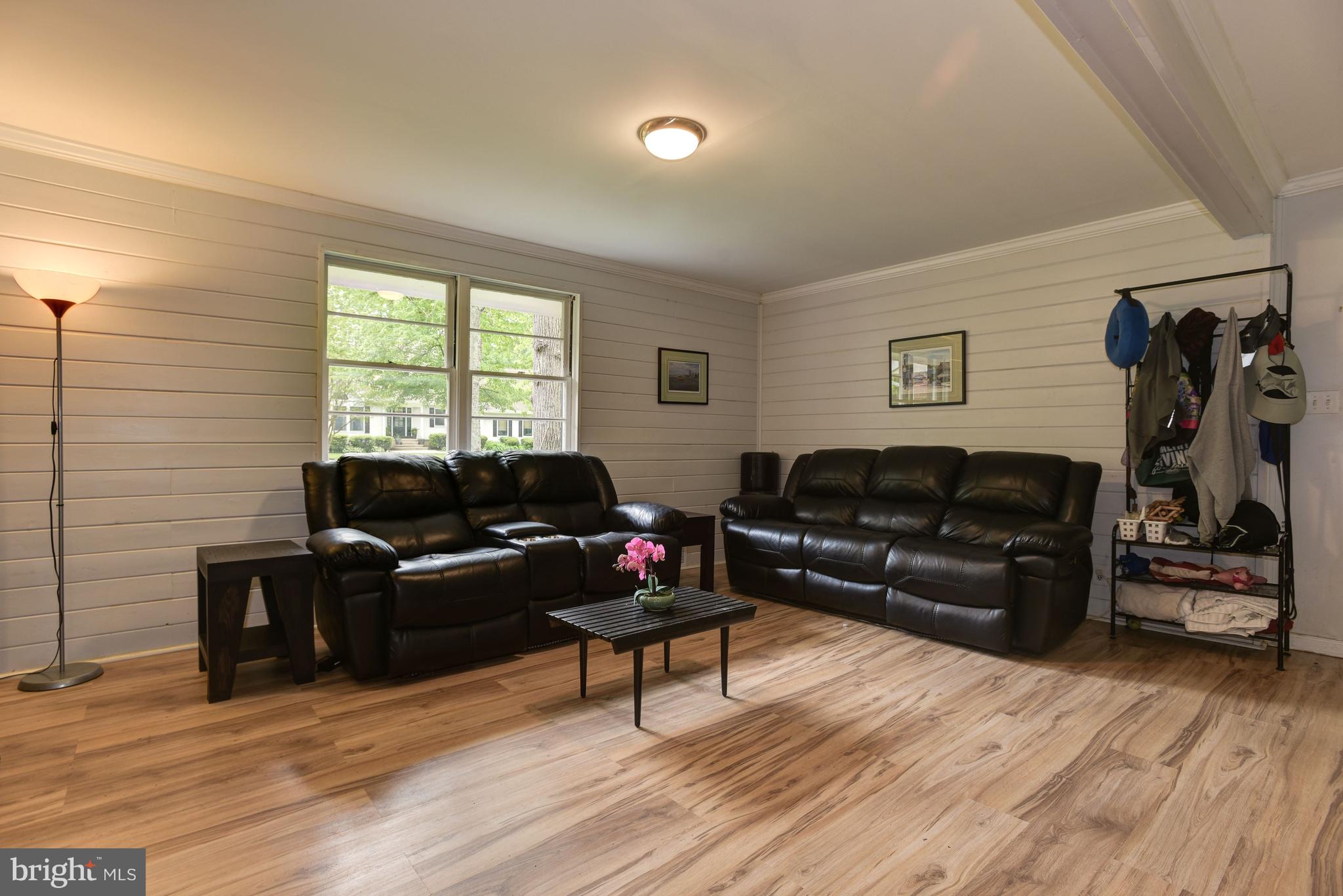 409 Dutch Ship Road Pasadena, MD 21122 - Photo 10 of 39 Family Room