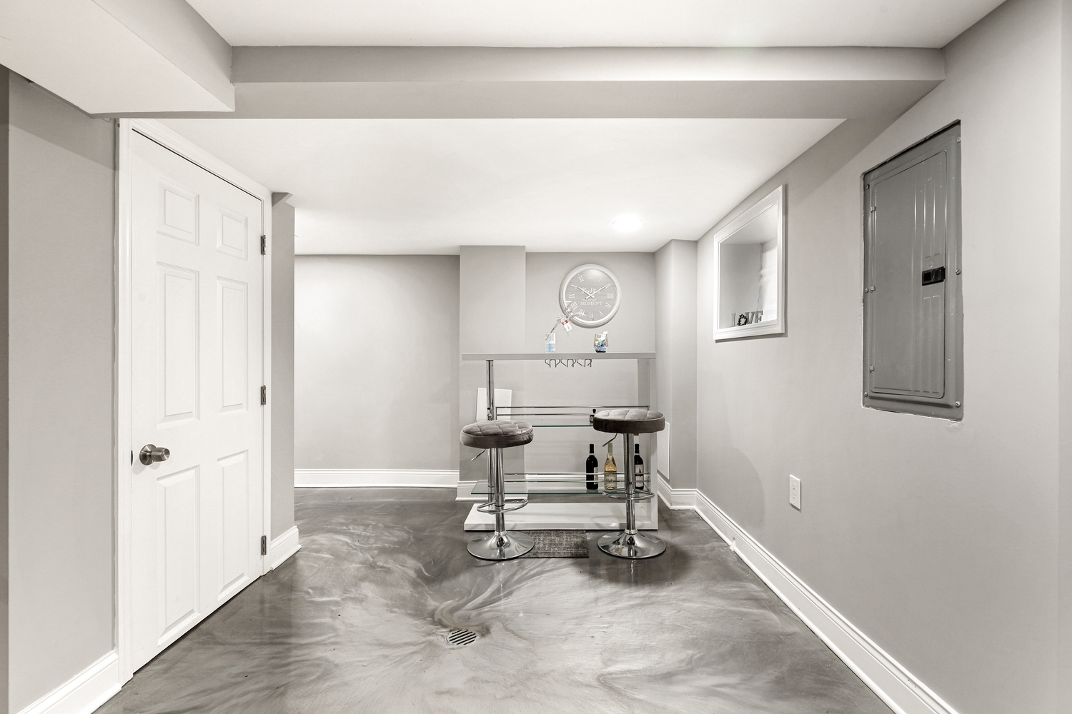 18433 Ridgewood Avenue Lansing, IL 60438 - Photo 18 of 26 a view of a hallway with wooden floor and a window