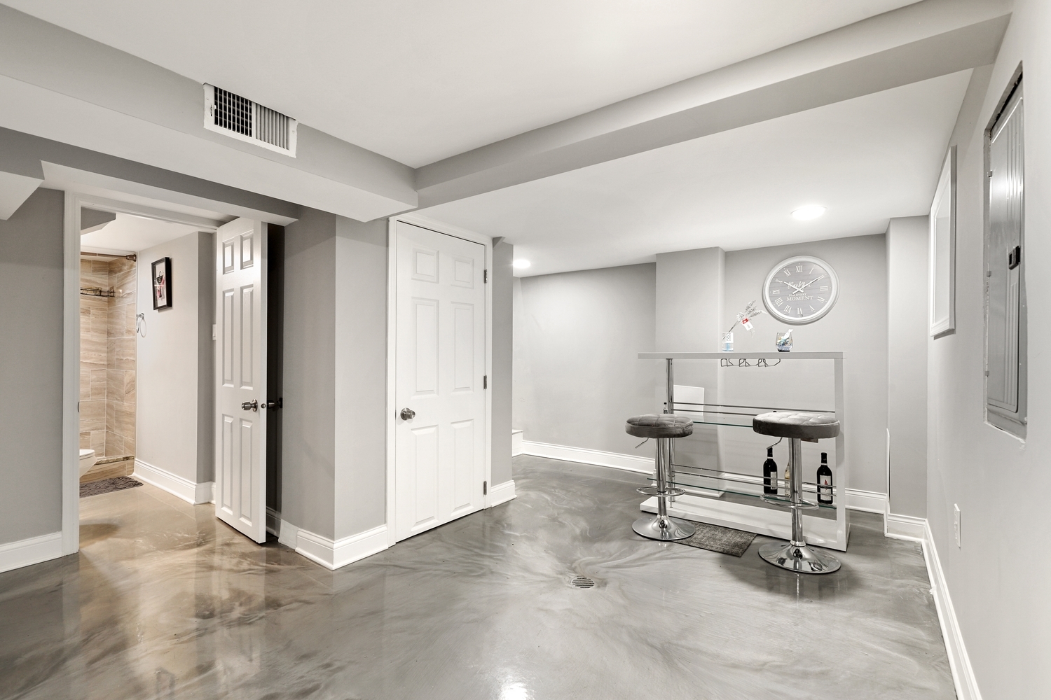 18433 Ridgewood Avenue Lansing, IL 60438 - Photo 19 of 26 a view of a livingroom with table and chair