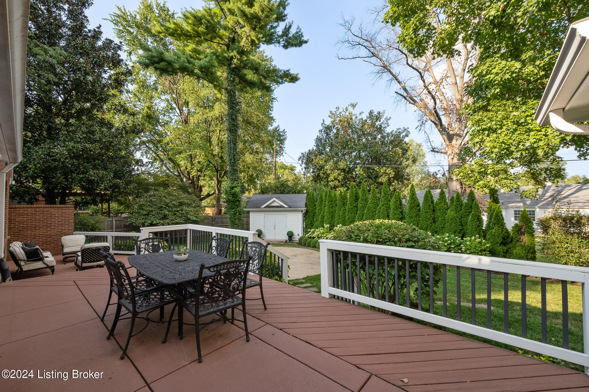 219 Smithfields Road Louisville, KY 40207 - Photo 55 of 58 219 Smithfields Rd-63