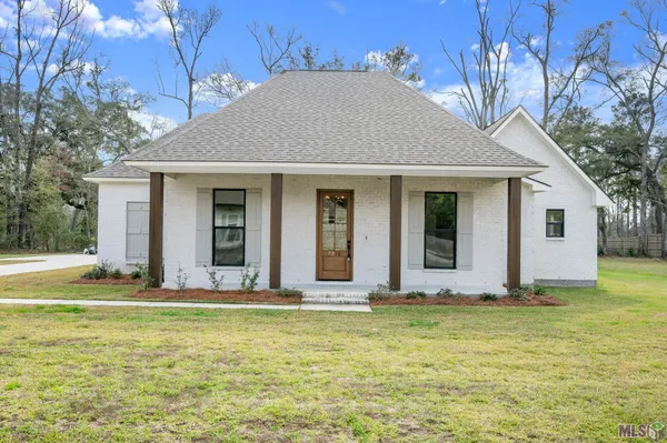 $449,500 | 7210 Riverbank Drive, Denham Springs, LA 70706