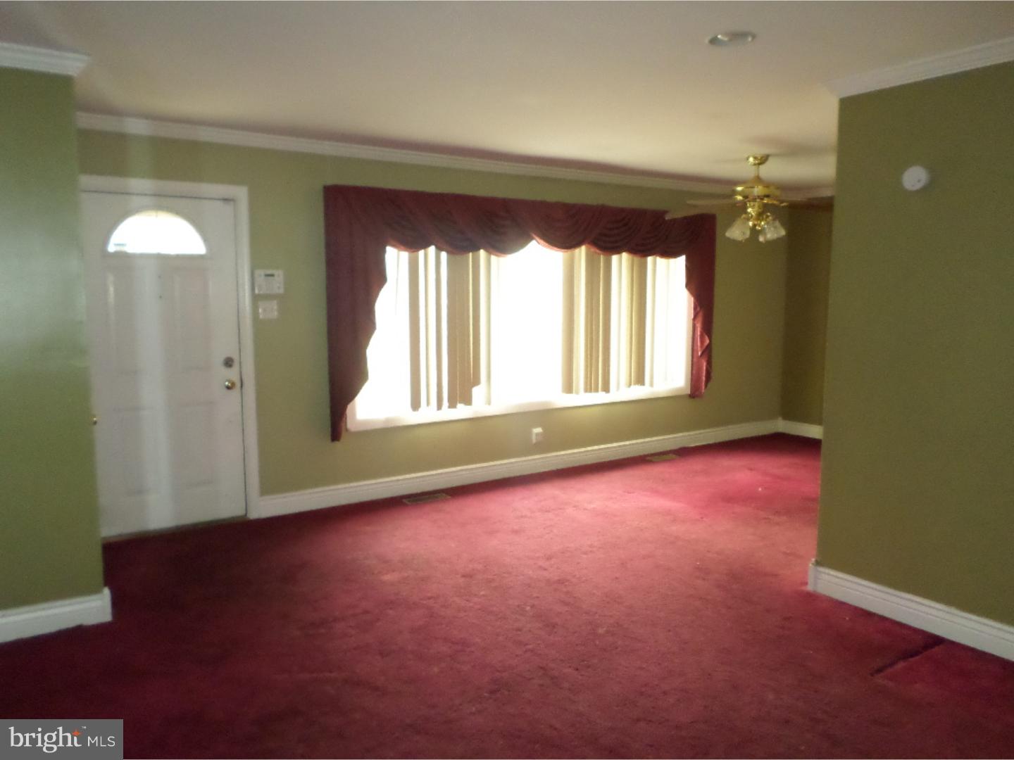 1117 Plane Road Philadelphia, PA 19115 - Photo 4 of 25