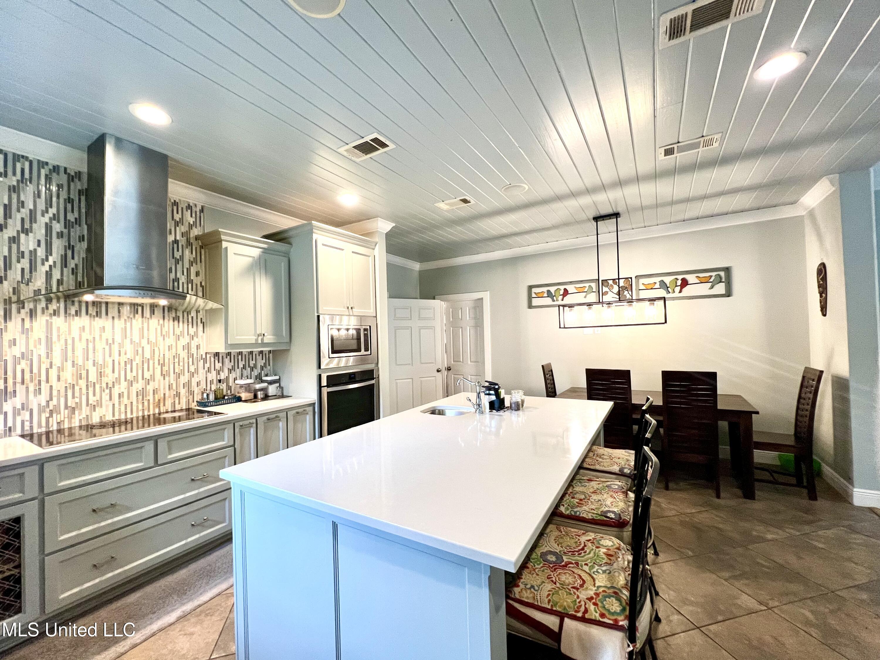 115 Village Lane McComb, MS 39648 - Photo 4 of 17 IMG_2739