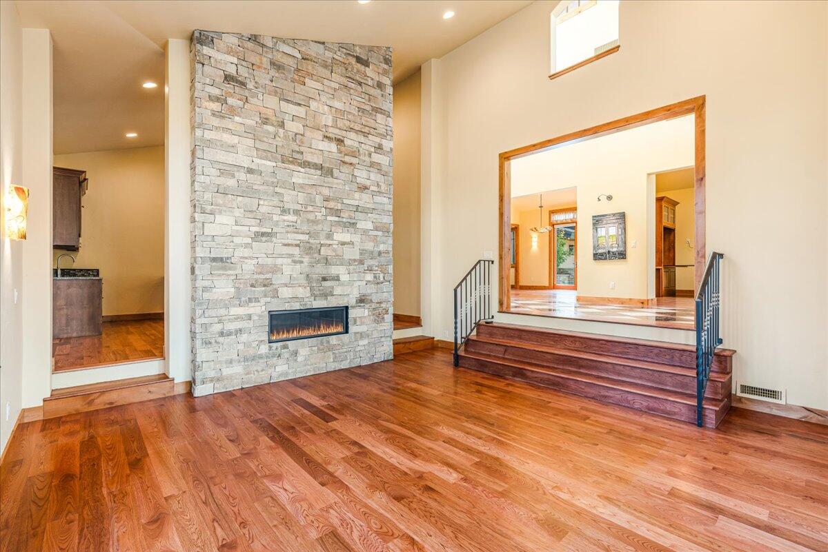1611 Northwest Wild Rye Circle Bend, OR 97703 - Photo 11 of 46 11-1611 NW Wild Rye Cir-7