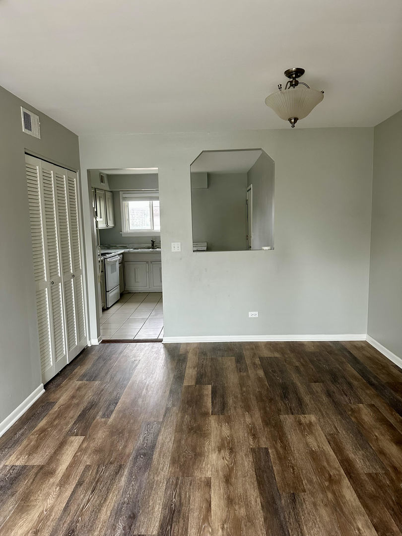 904 South Plum Grove Road, Unit 301 Palatine, IL 60067 - Photo 5 of 17