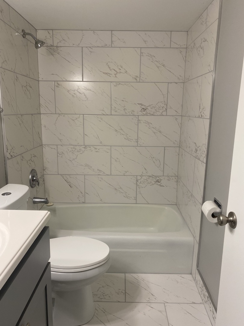 904 South Plum Grove Road, Unit 301 Palatine, IL 60067 - Photo 10 of 17