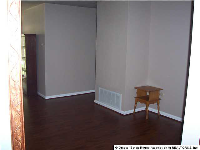 113 Lafitte Drive Baton Rouge, LA 70819 - Photo 3 of 7 Gallery Image 3