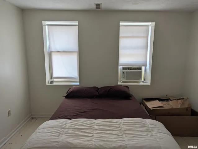 $279,900 | 412 South Locust Street, Delavan, IL 61734