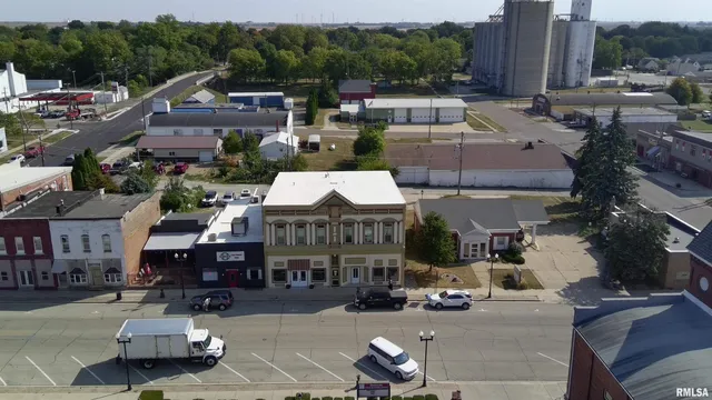 $279,900 | 412 South Locust Street, Delavan, IL 61734