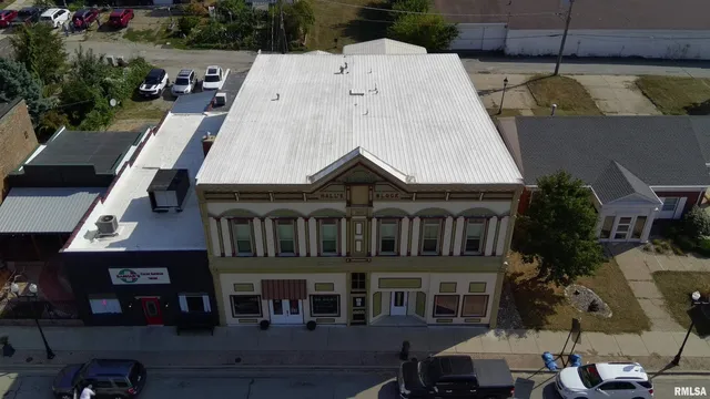 $279,900 | 412 South Locust Street, Delavan, IL 61734