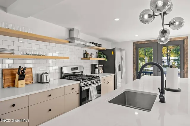 $625,000 | 7913 Main Street, Hunter, NY 12442