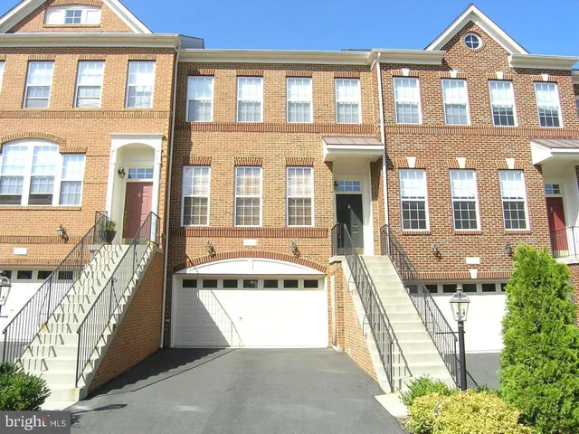 $3,100 | 41898 Cinnabar Square, Aldie, VA 20105