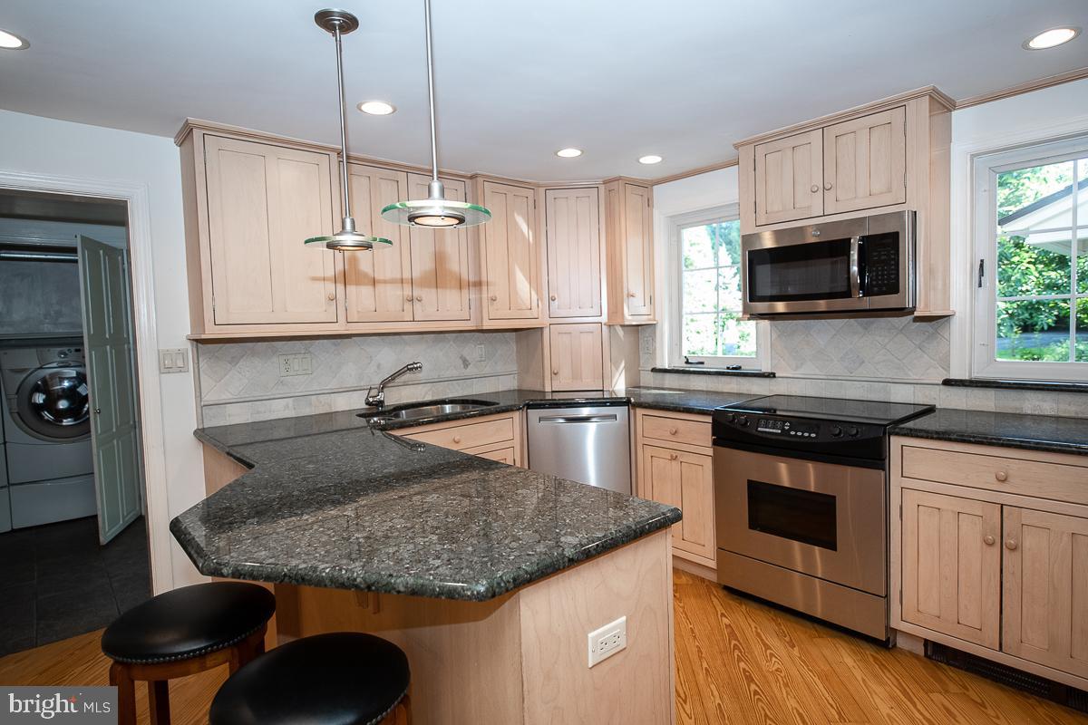 933 Merion Square Road Gladwyne, PA 19035 - Photo 9 of 38 Brand new dishwasher and stainless steel stove!
