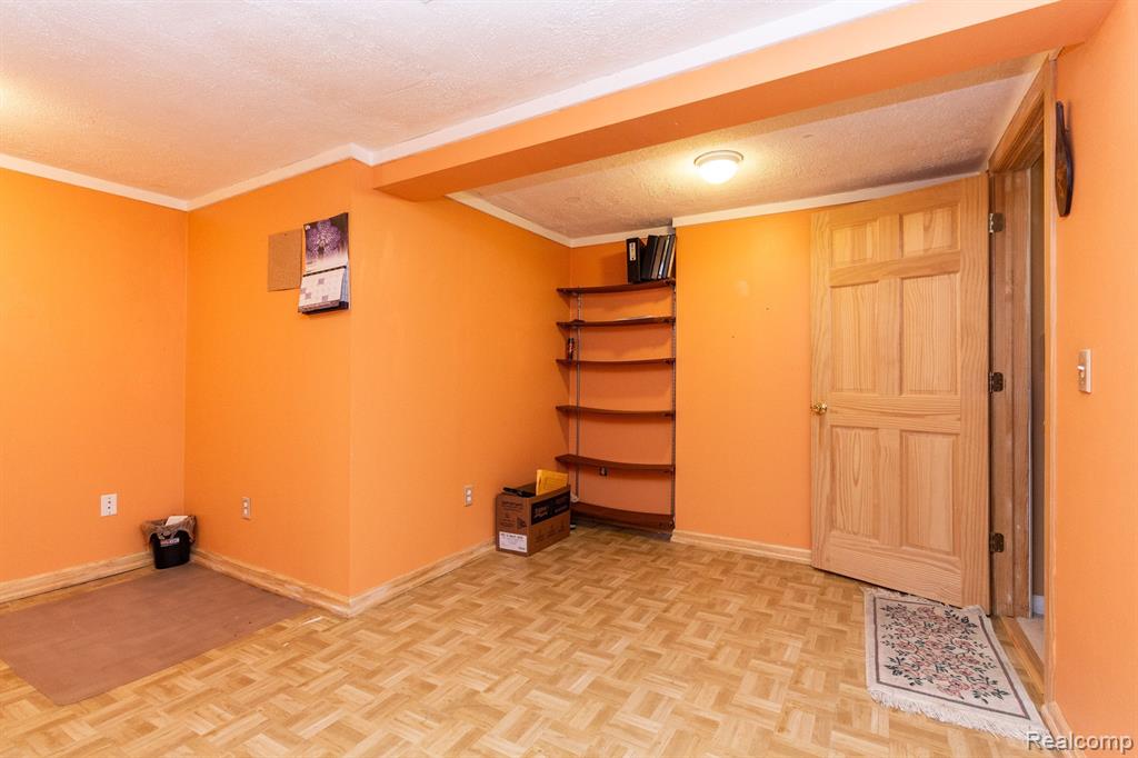 1582 Nadine Rochester Hills, MI 48307 - Photo 43 of 58